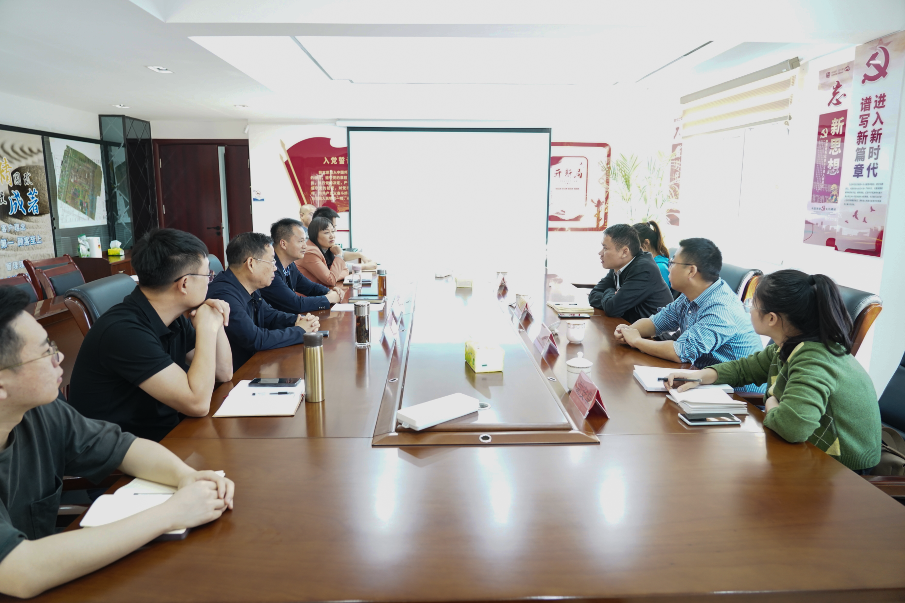共青團(tuán)益陽市委對(duì)益沅公司市級(jí)“青年文明號(hào)”創(chuàng)建工作進(jìn)行實(shí)地驗(yàn)收